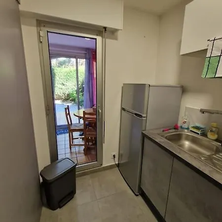 Apartment Rez-de-jardin Sous Pins Et Saint-Mandrier-sur-Mer