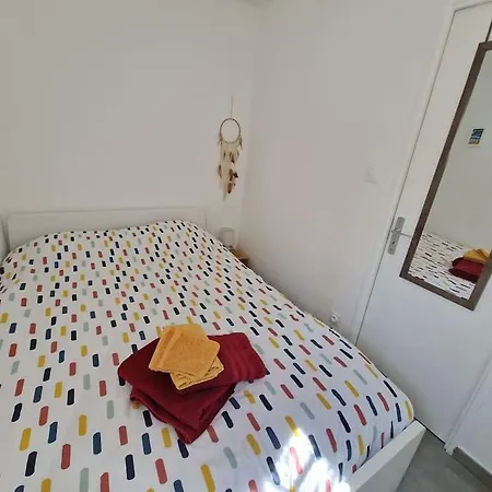 Apartment Rez-de-jardin Sous Pins Et