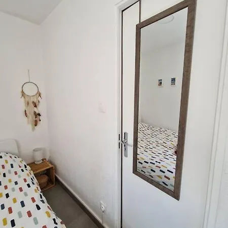 Apartment Rez-de-jardin Sous Pins Et *